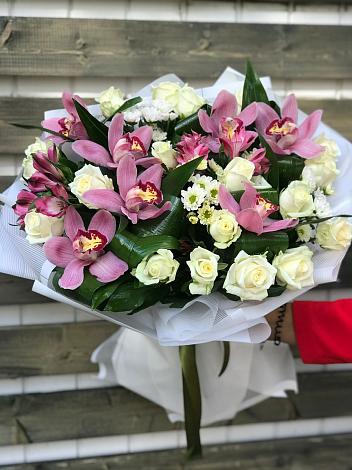 Букет цветов из: Розы и Хризантемы в Калитвенской