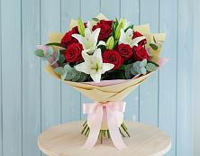 Букет цветов из:  Лилии и Розы в Калитвенской