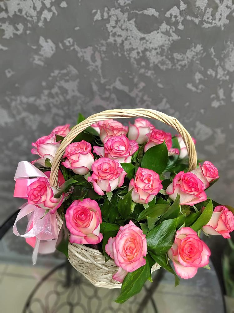 Цветочная композиция из Розы в корзине в Калитвенской