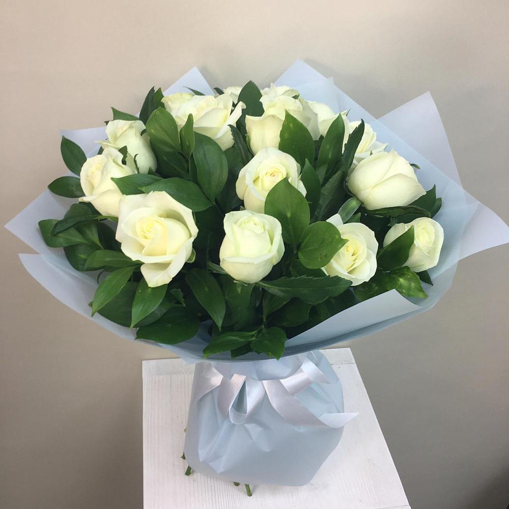 Букет 15 Белых роз Проуд в Калитвенской