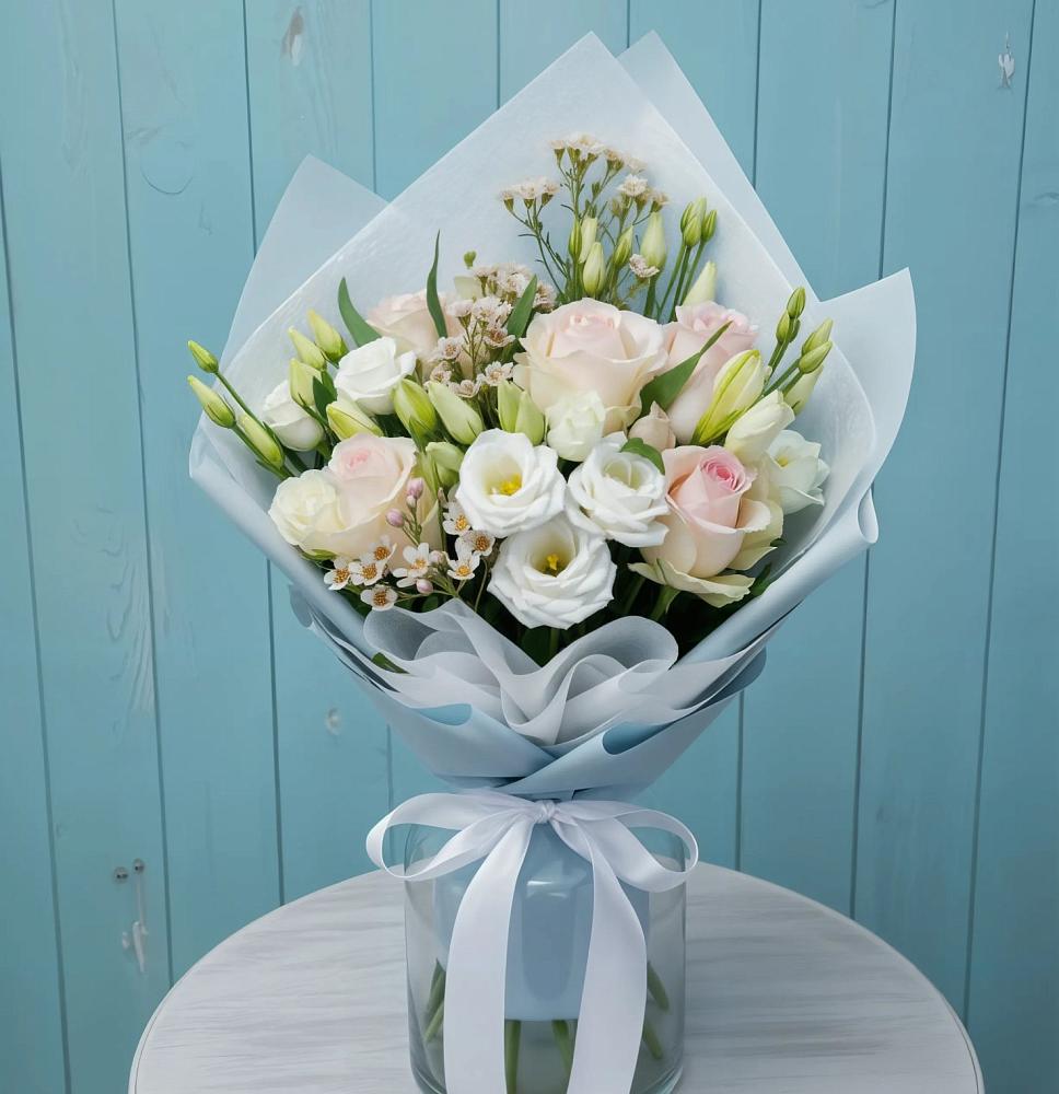 Букет цветов из: Розы и Лизиантусы в Калитвенской