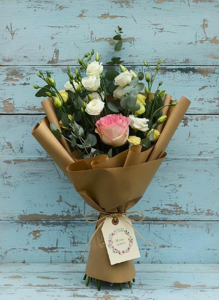 Букет цветов из: Розы и Лизиантусы в Калитвенской