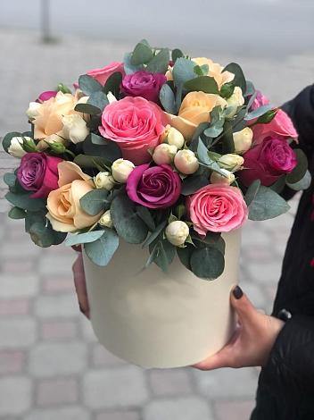 Цветочная композиция из Розы в шляпной коробке в Калитвенской