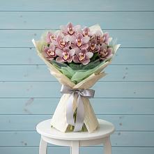 Букет цветов из:  Орхидеи и Розы в Калитвенской