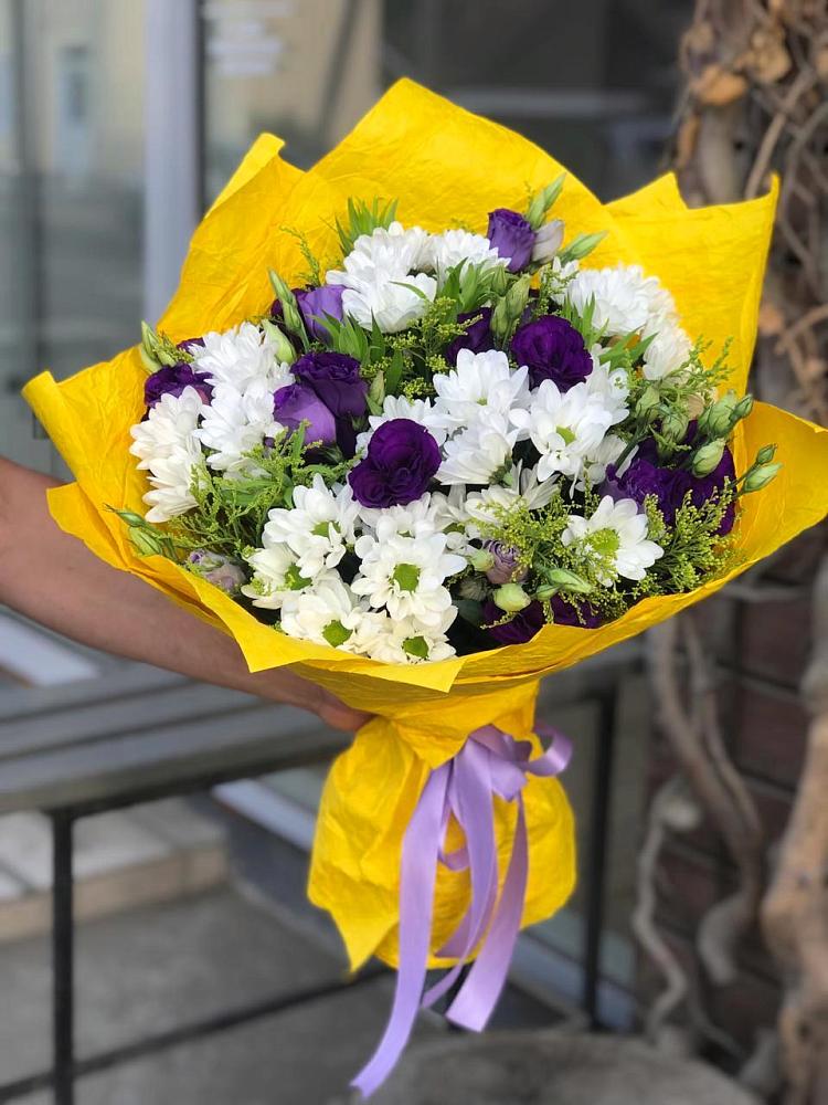 Букет цветов из: Ирисы, Хризантемы и Ромашки в Калитвенской