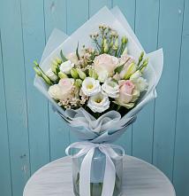 Букет цветов из:  Розы и Лизиантусы в Калитвенской