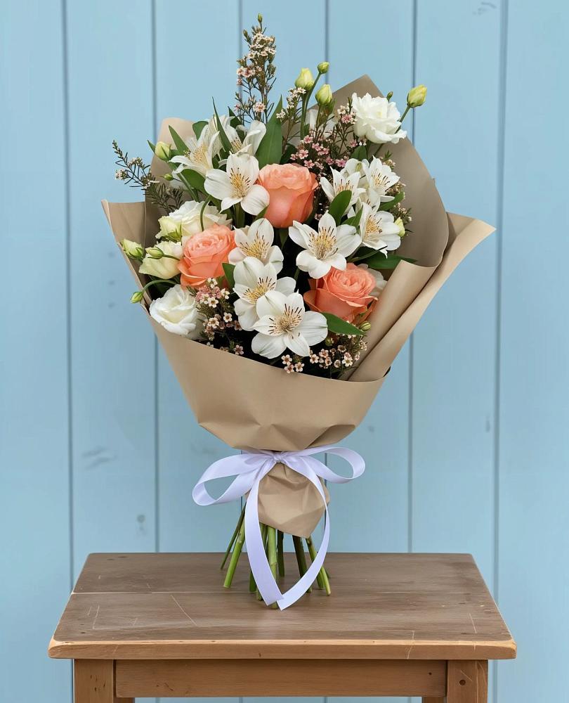 Букет цветов из: Альстромерии, Лизиантусы, Розы и Хризантемы в Калитвенской