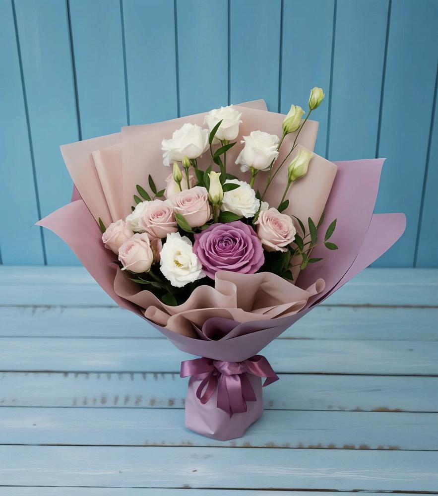 Букет цветов из: Розы и Лизиантусы в Калитвенской